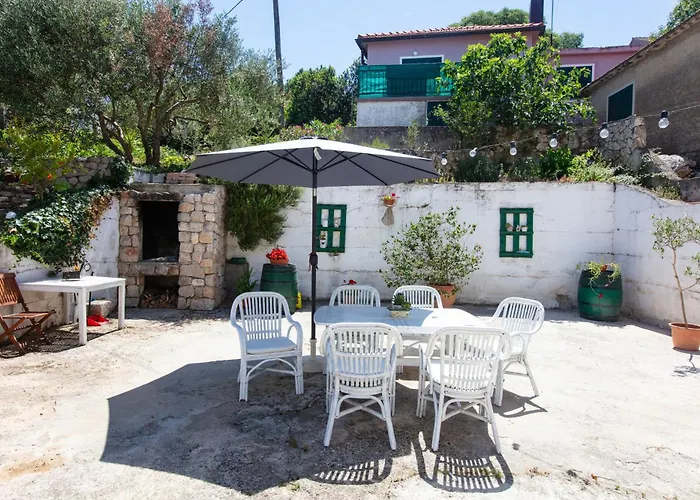 Apartments By The Sea Tisno, Murter - 815